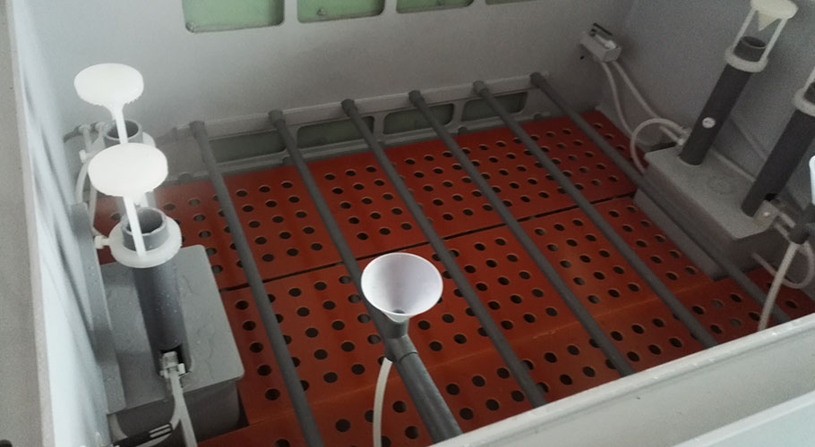 復(fù)合交變鹽霧試驗(yàn)箱內(nèi)部圖 復(fù)合交變鹽霧試驗(yàn)箱內(nèi)部圖